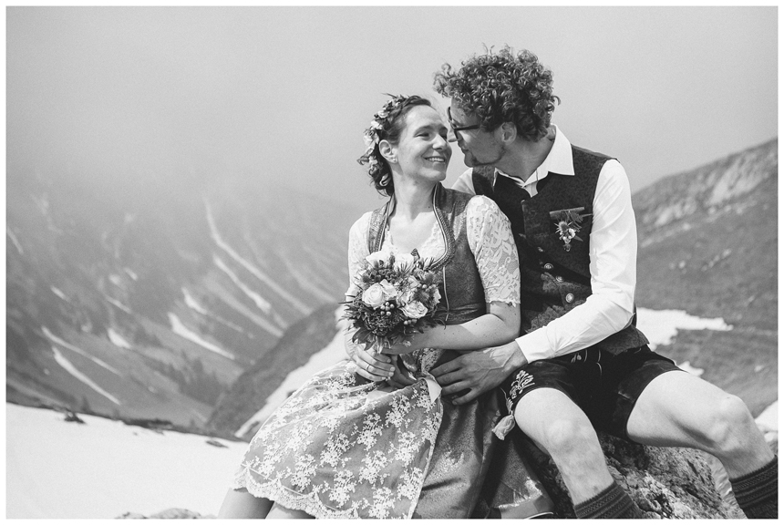 36 Hochzeit auf dem Nebelhorn Marion dos Santos Fotografin Allgaeu